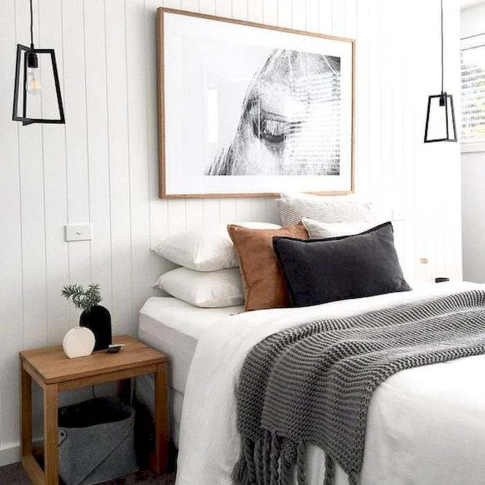 How to decorate room without headboard