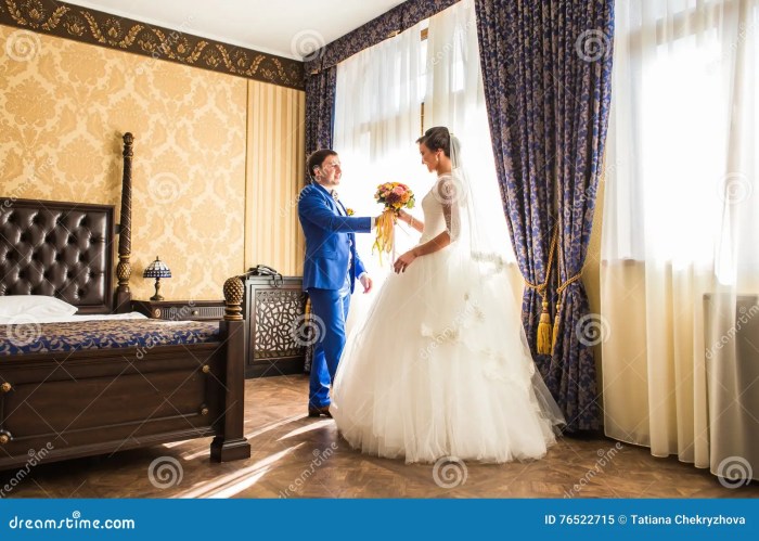 How to decorate bride and grooms hotel room