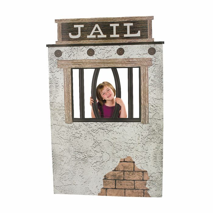 How to make a jail door decoration